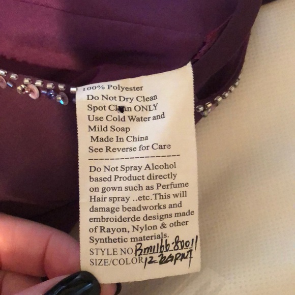 Gown - Picture 4 of 4